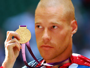//cdn-origin.pokerstrategy.com/2012/08/14/pokerolympicsantonius.png