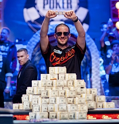 //cdn-origin.pokerstrategy.com/2012/11/15/GregMersonWSOP.jpg