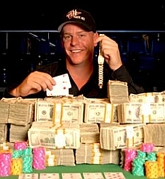 //cdn-origin.pokerstrategy.com/2012/11/15/erick-lindgren.jpg