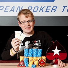 //cdn-origin.pokerstrategy.com/2012/11/20/mickey_petersen_wins_ept8cop_d5w.jpg