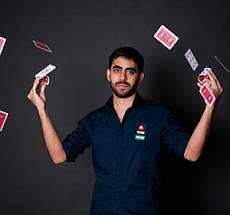//cdn-origin.pokerstrategy.com/2012/11/23/godlike_roy_teampokerstarsonline.jpg