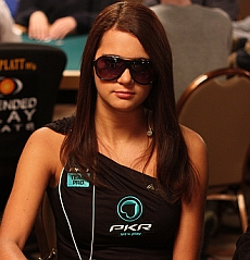 //cdn-origin.pokerstrategy.com/2013/02/03/WSOP-2011-Sofia.jpg