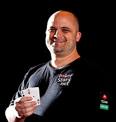 //cdn-origin.pokerstrategy.com/2013/03/11/ps-team-online_george-lind_jgp2117.jpg