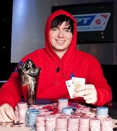 //cdn-origin.pokerstrategy.com/2013/08/27/0x0-0c0t0c0.jpg
