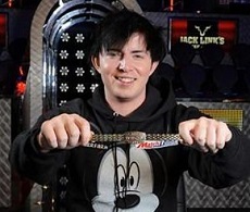 //cdn-origin.pokerstrategy.com/2013/08/27/Jake_Cody_WSOP.jpg