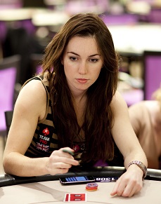 //cdn-origin.pokerstrategy.com/2013/09/19/Liv_boeree_snowfest_2011.JPG