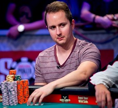 //cdn-origin.pokerstrategy.com/2013/10/10/mclaughlin.jpg