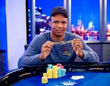 //cdn-origin.pokerstrategy.com/2013/11/26/56e7c4d274.jpg