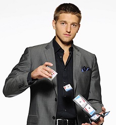 //cdn-origin.pokerstrategy.com/2013/12/06/tony-16x9.jpg
