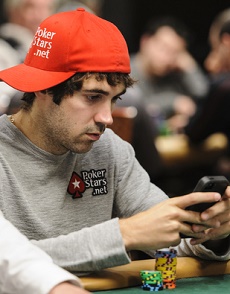//cdn-origin.pokerstrategy.com/2014/01/23/Event_62_Day_02C_FUR_0589.jpg