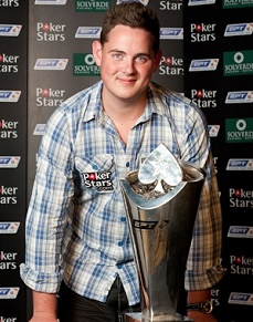 //cdn-origin.pokerstrategy.com/2014/02/05/eptvilamoura_toby_lewis_cup.jpg