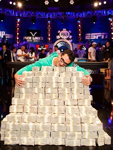 //cdn-origin.pokerstrategy.com/2014/04/10/18.jpg
