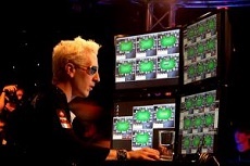 //cdn-origin.pokerstrategy.com/2014/04/30/elky.jpg