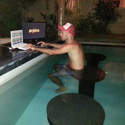 weird place to play poker