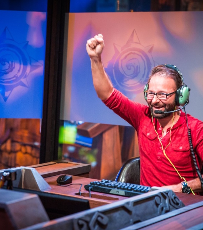 Daniel Negreanu plays Hearthstone