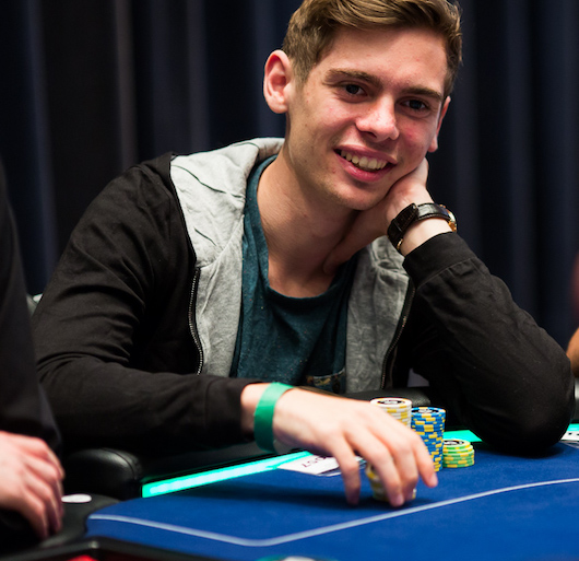 Fedor Holz playing poker