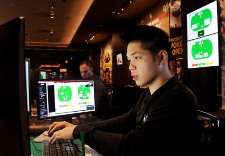 AI V poker AI V poker