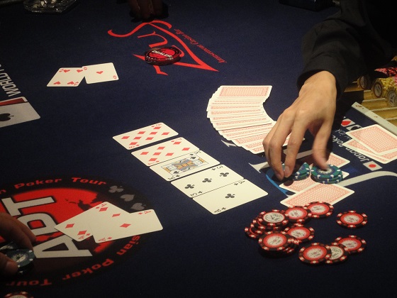 Poker River Showdown
