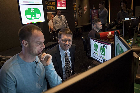 Libratus beats a team of poker professionals Libratus_team_strategy_poker
